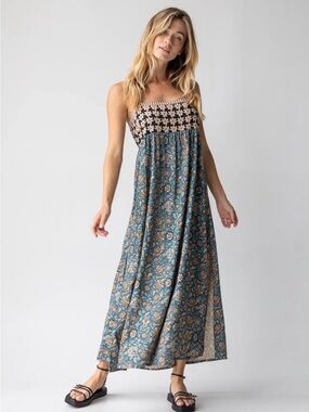 NATURAL LIFE Teal and Beige Floral Smocked Maxi Dress